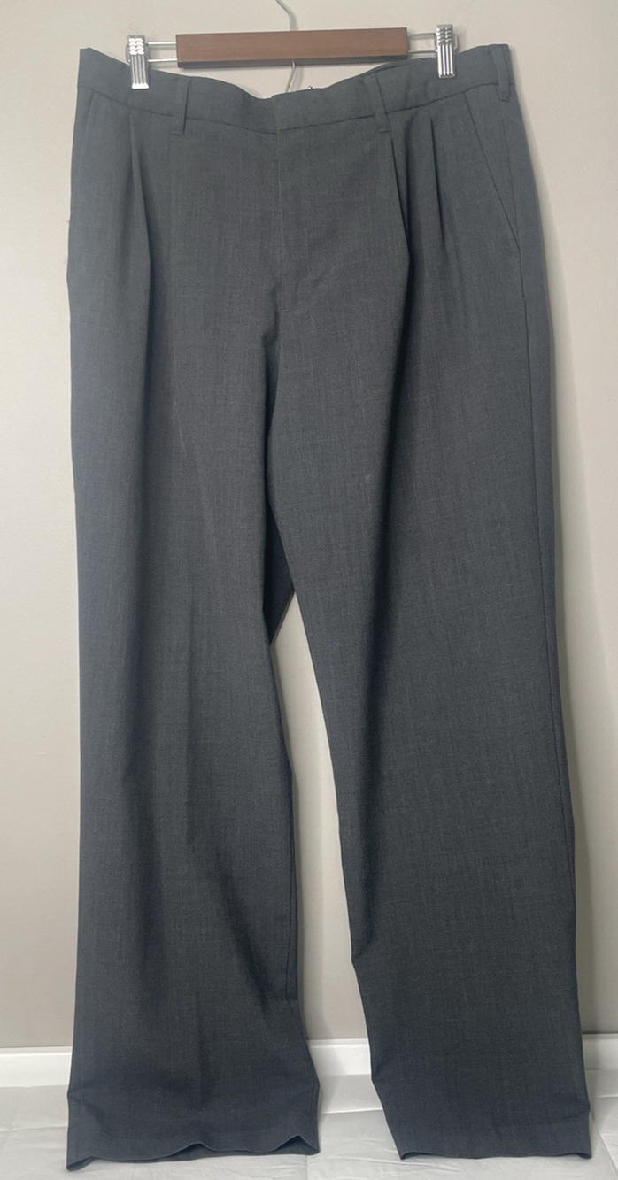 Van Heusen Men’s Dress Pants 36x32 Gray Pleated Wool Blend Classic Fit Slacks